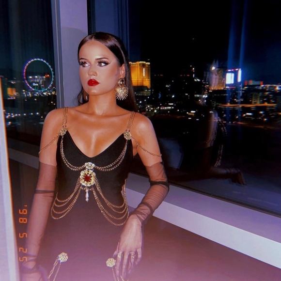 Meet your Posher, Allisha - Picture 3 of 3